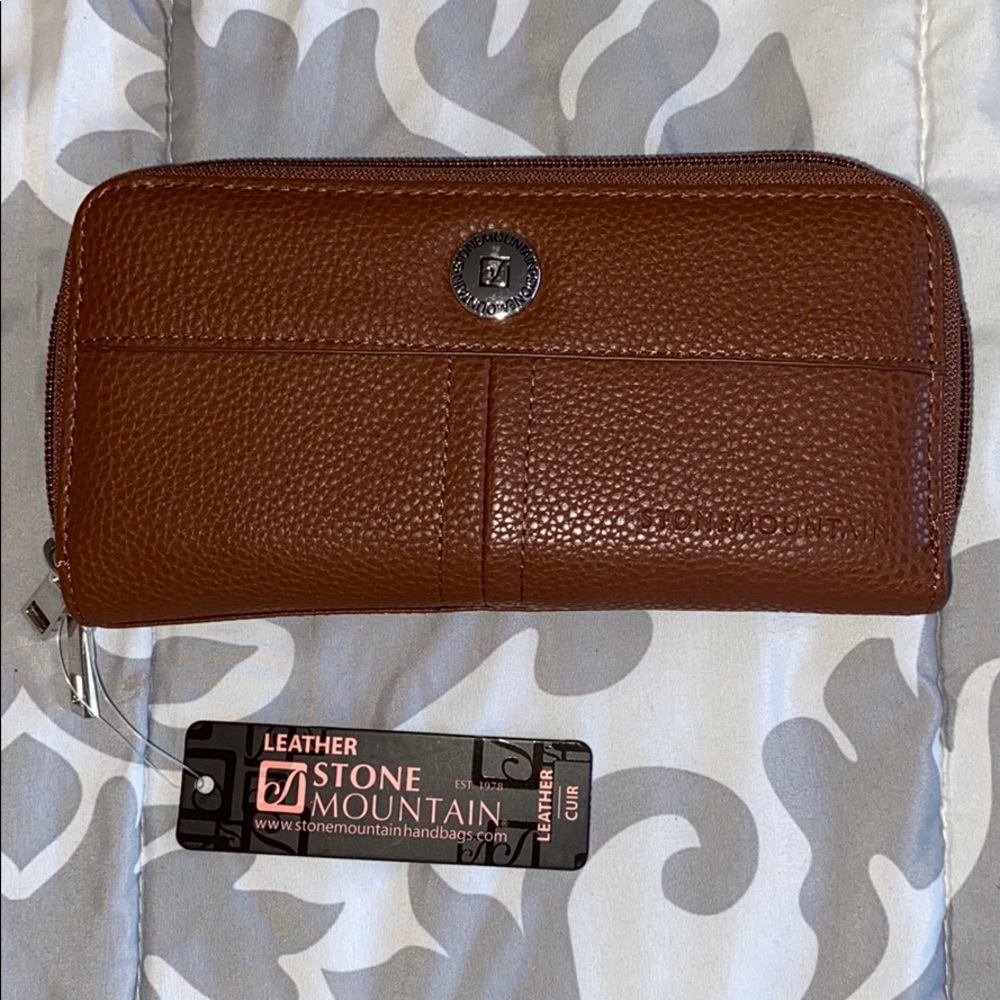 Wallet Stone Mountain is new